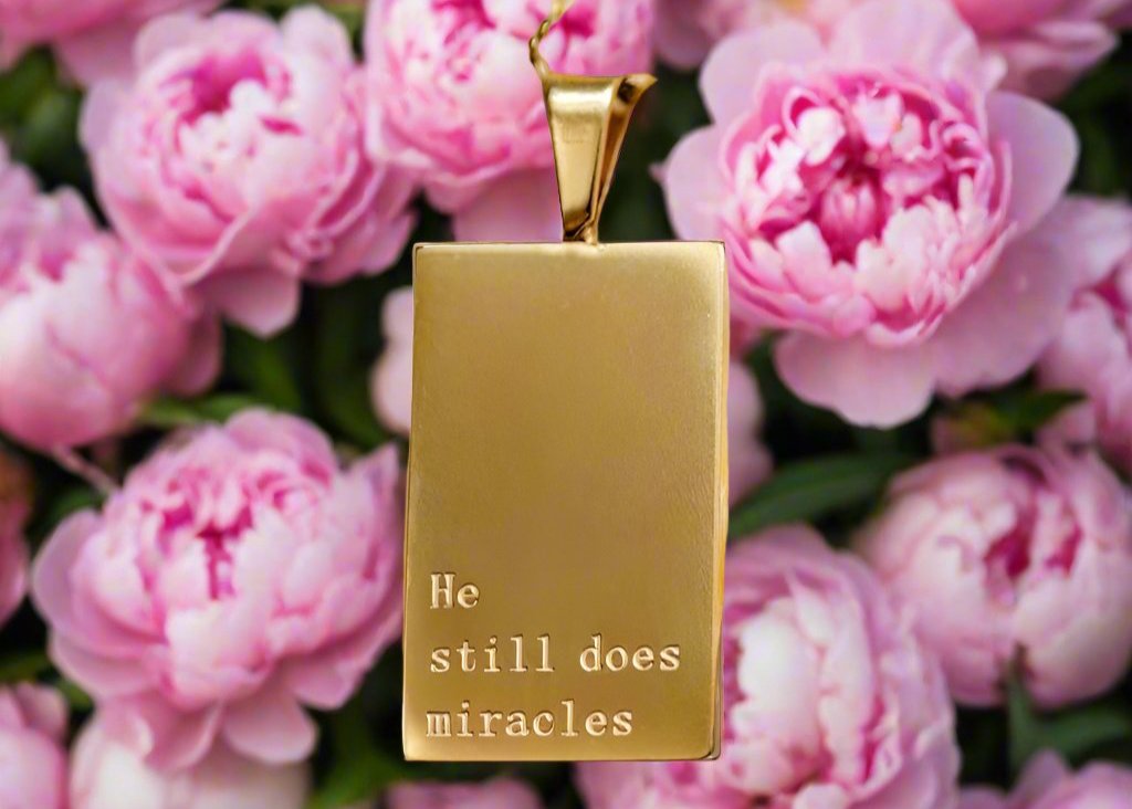 18KT GOLD HE STILL DOES MIRACLES NECKLACE
